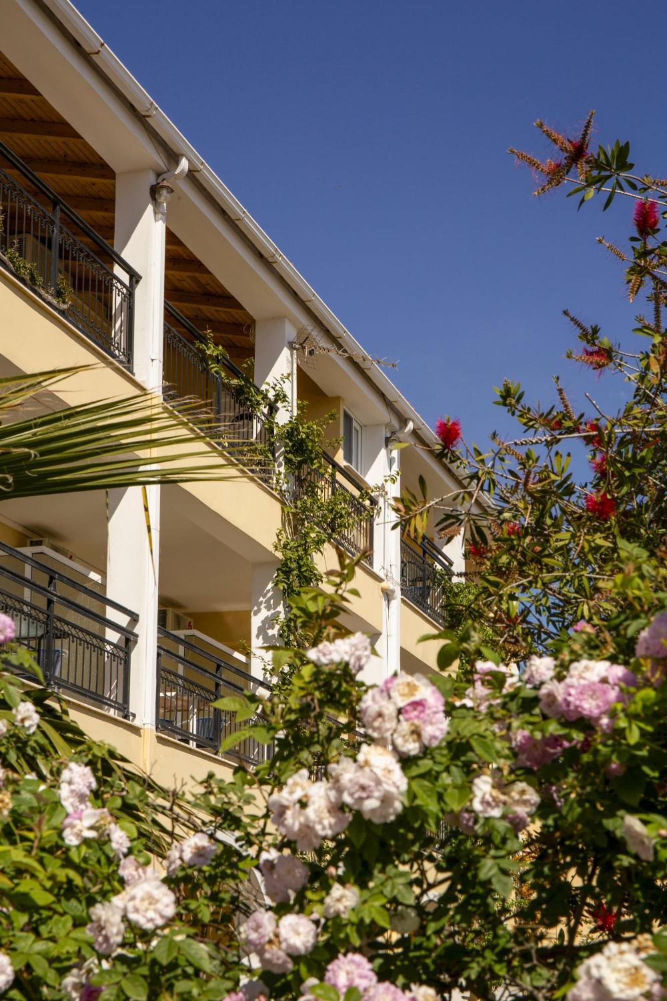 Searocco Studios & Apartments - Close To Alykes Center, By Zantewize ภายนอก รูปภาพ